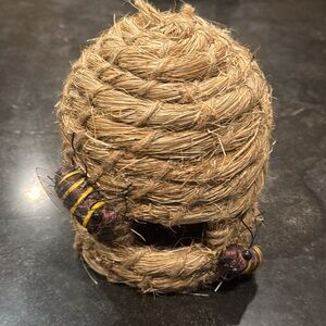 Woven Decor/Sunny Bee Hive